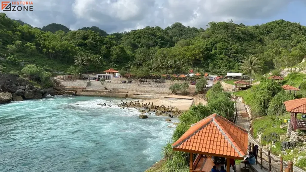 5 Hal Tentang Sejarah Absurd Pantai Amed Yang Membuat Wisata Lebih Bermakna